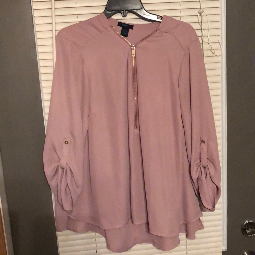 Adorable blush zipper top!